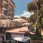 Zeus Hotel 3*