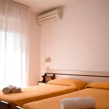 Zeus Hotel 3*